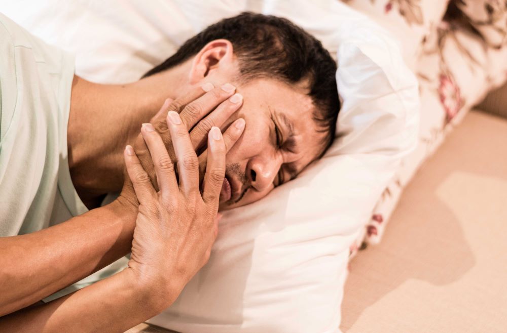 Can TMJ Issues Be Triggered by Poor Sleep Habits or an Uncomfortable Mattress?